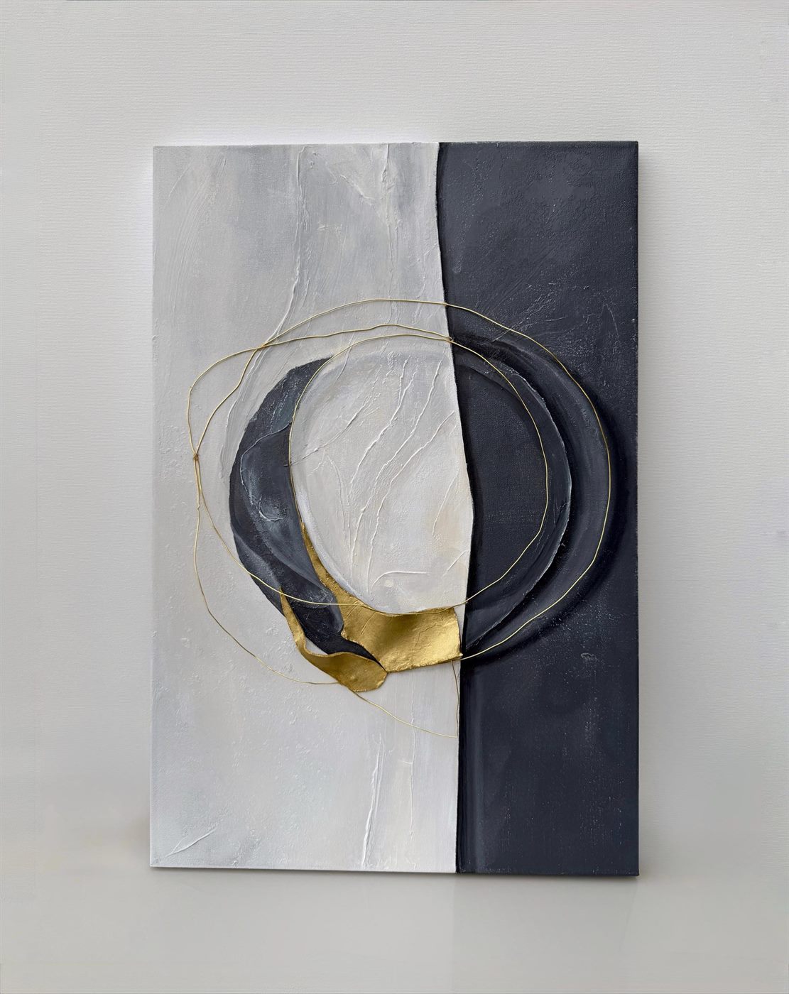 círculo, Made to order, any size — A canvas split into black and white, with a gold circle holding the two halves together.