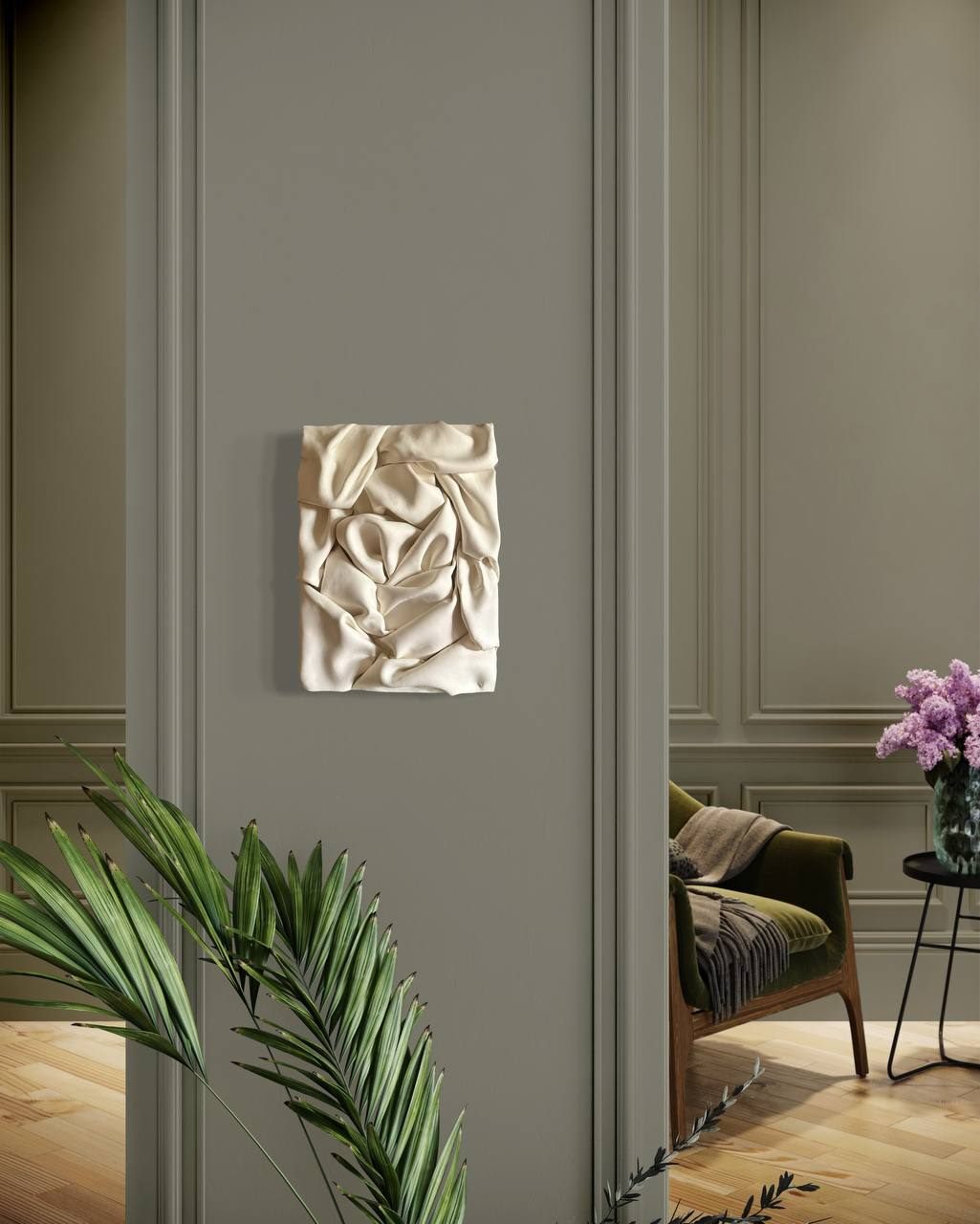 escultura suave, Made to order, any size — Clay modelled by hand into deep folds that behave like draped fabric.