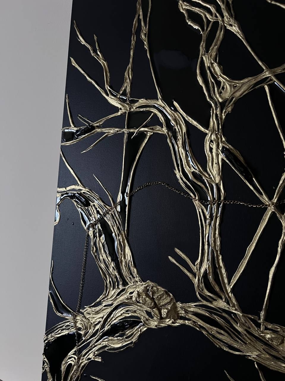 MATRIX, 80×80 cm — Crossing lines on deep black: choices, connections, paths.
